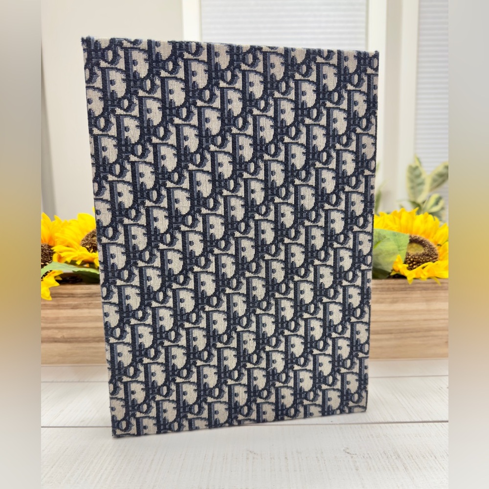 RARE Dior Book Box / Book Cover - Picture 4 of 16